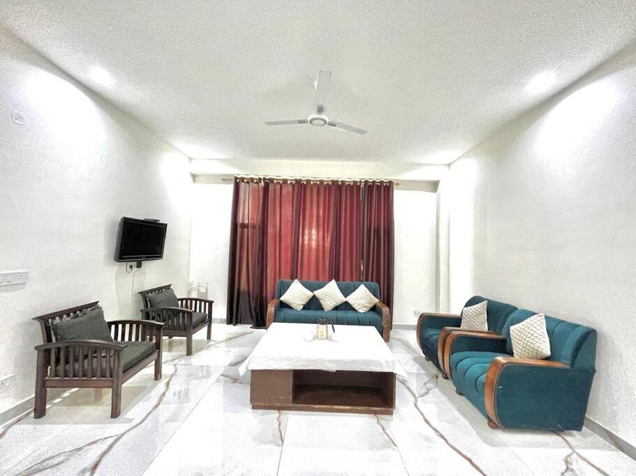 Host Jatin Kasauli Crest 7O1827O7O3 Appartement Buitenkant foto
