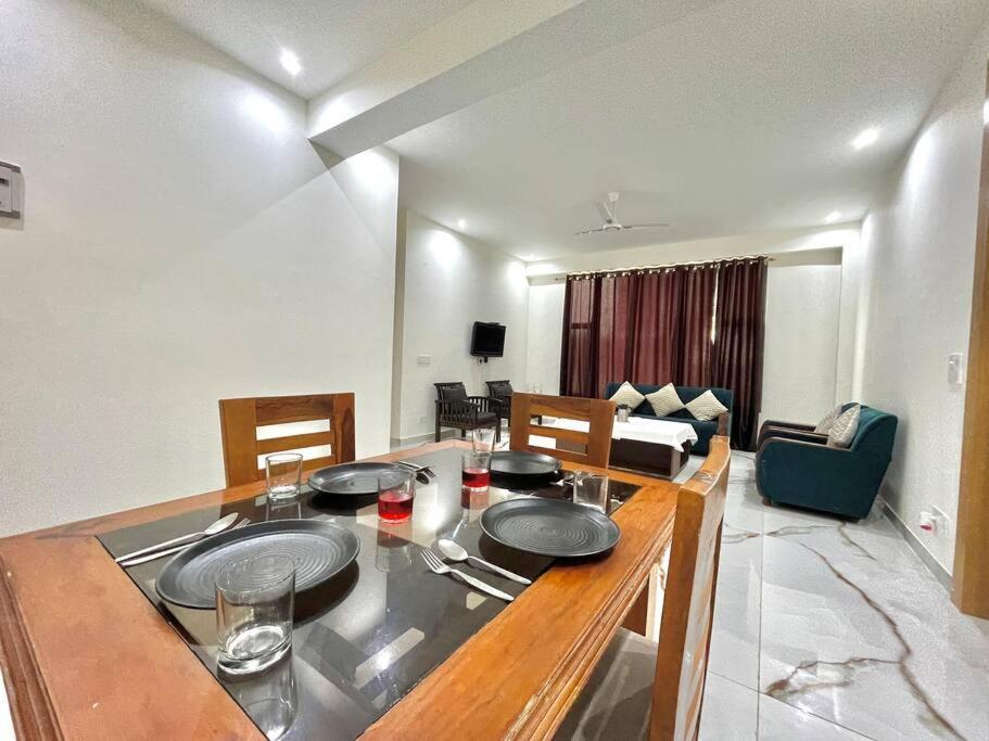 Host Jatin Kasauli Crest 7O1827O7O3 Appartement Buitenkant foto