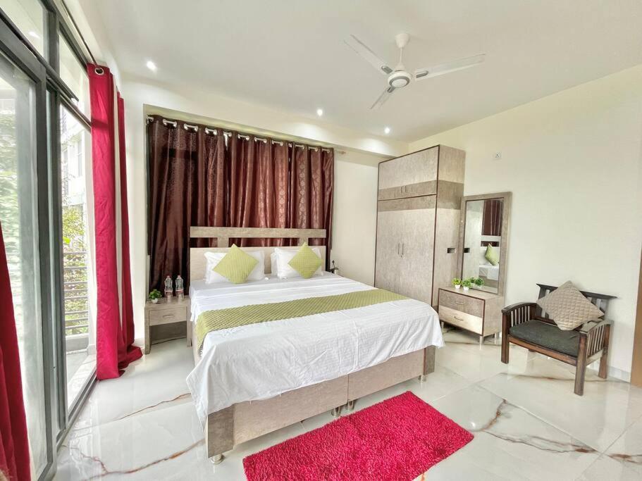 Host Jatin Kasauli Crest 7O1827O7O3 Appartement Buitenkant foto