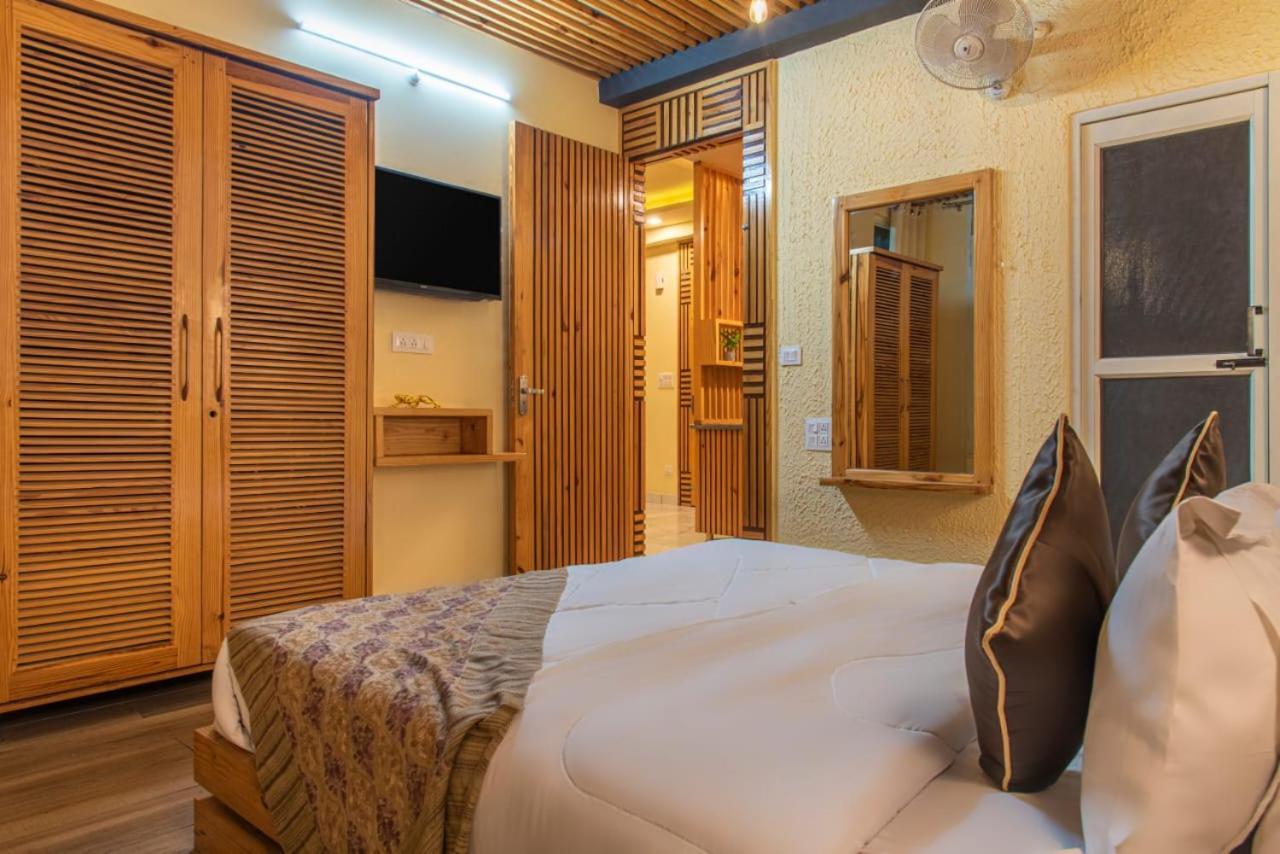 Host Jatin Kasauli Crest 7O1827O7O3 Appartement Buitenkant foto