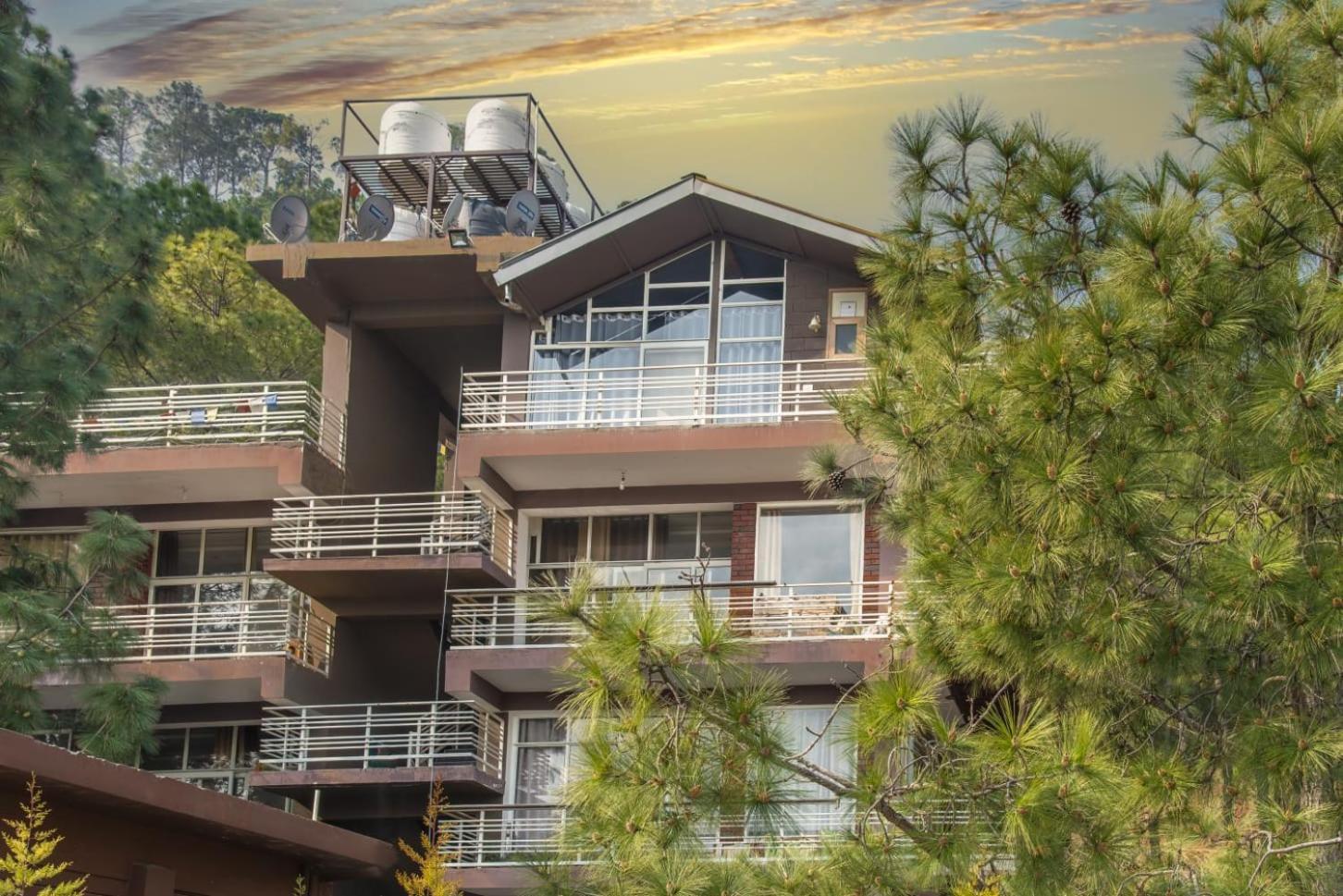 Host Jatin Kasauli Crest 7O1827O7O3 Appartement Buitenkant foto