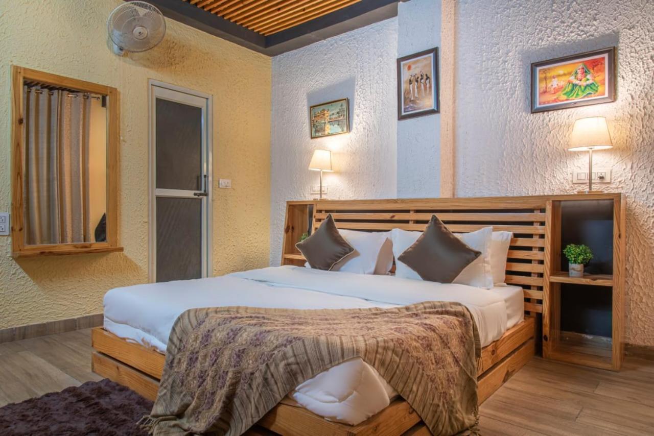 Host Jatin Kasauli Crest 7O1827O7O3 Appartement Buitenkant foto